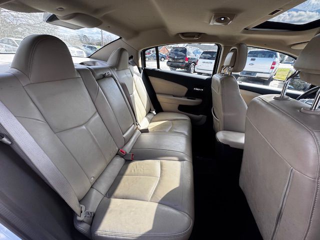 2012 Chrysler 200 Image 13