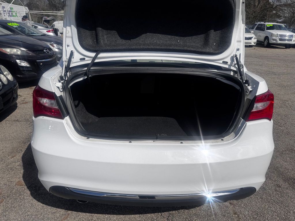 2012 Chrysler 200 Image 18