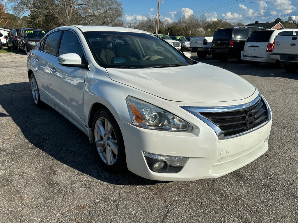 2014 Nissan Altima Image 4