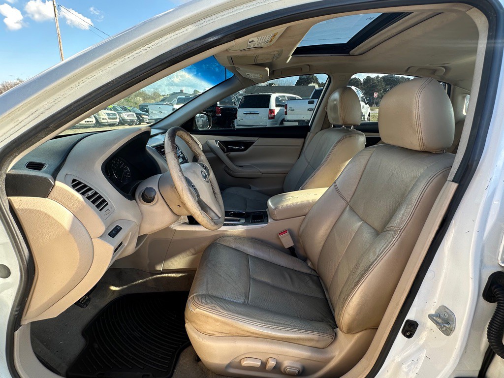 2014 Nissan Altima Image 10