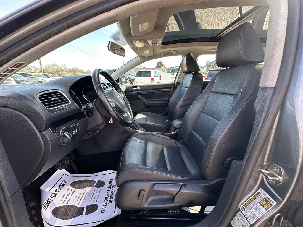 2011 Volkswagen Jetta Image 10