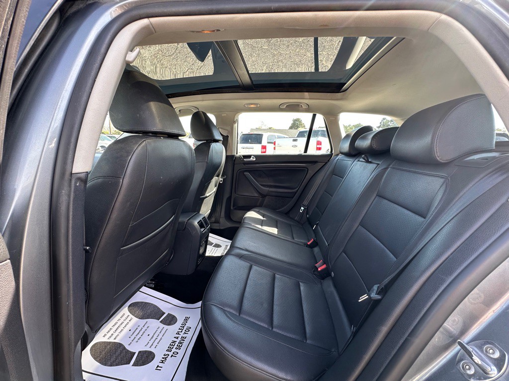 2011 Volkswagen Jetta Image 11