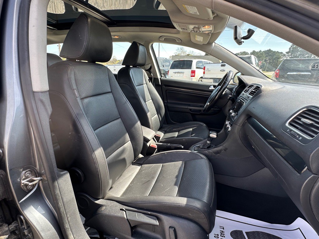 2011 Volkswagen Jetta Image 12