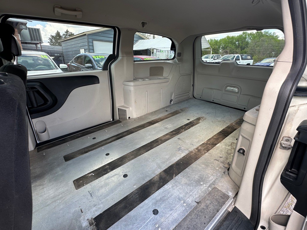 2012 Dodge Ram Van Image 12