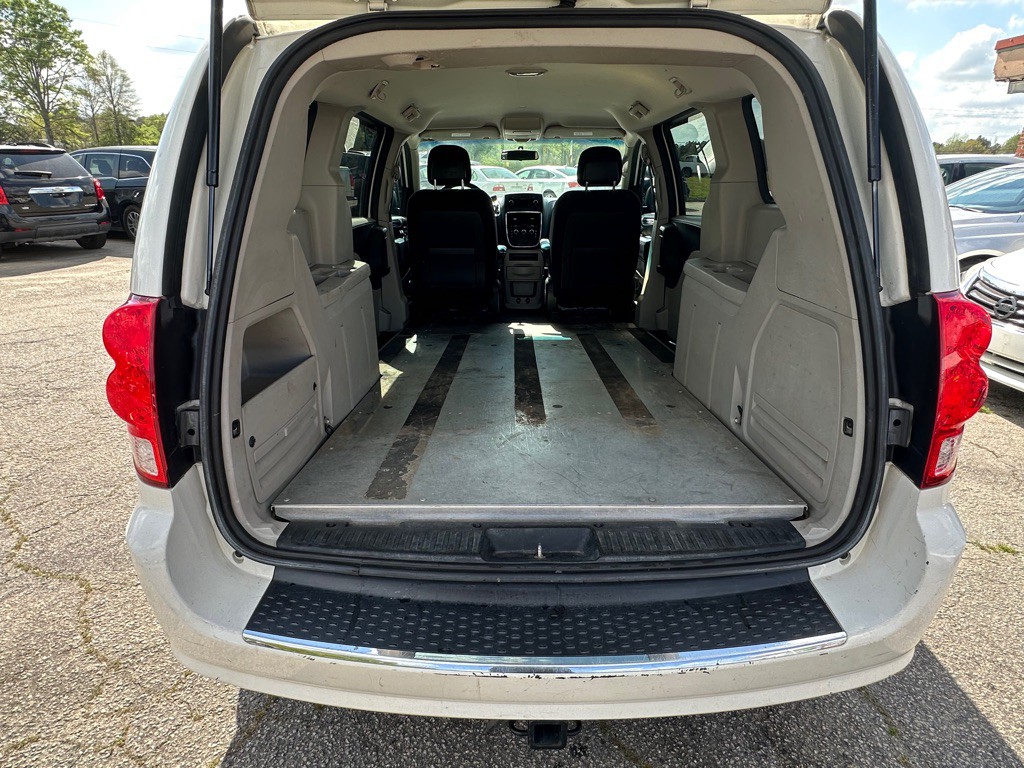 2012 Dodge Ram Van Image 15