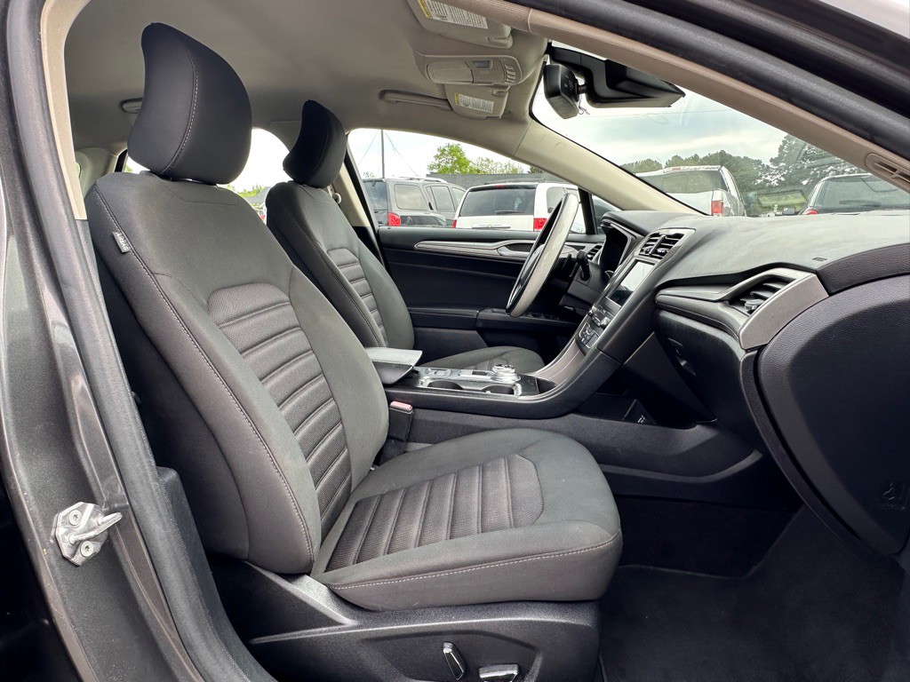 2019 Ford Fusion Image 12