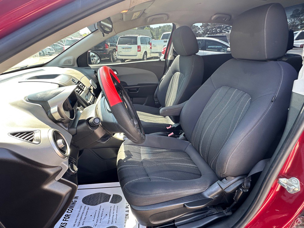 2012 Chevrolet Sonic Image 10