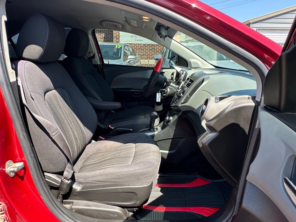 2012 Chevrolet Sonic Image 12