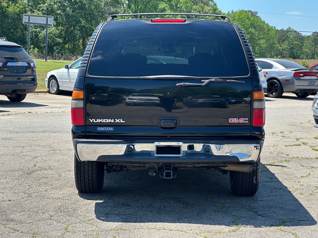 2005 GMC Yukon Image 8