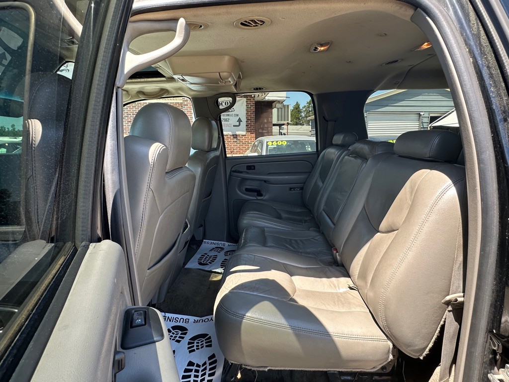 2005 GMC Yukon Image 11
