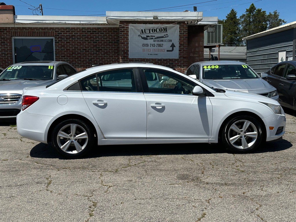 2013 Chevrolet Cruze Image 3