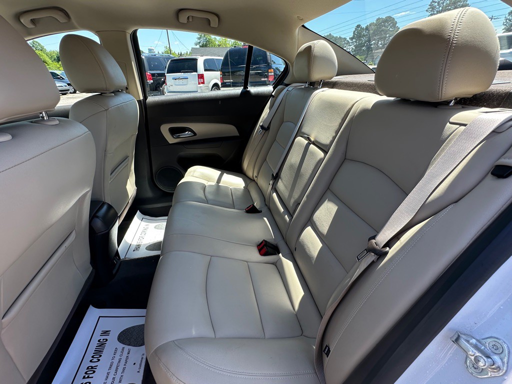 2013 Chevrolet Cruze Image 11