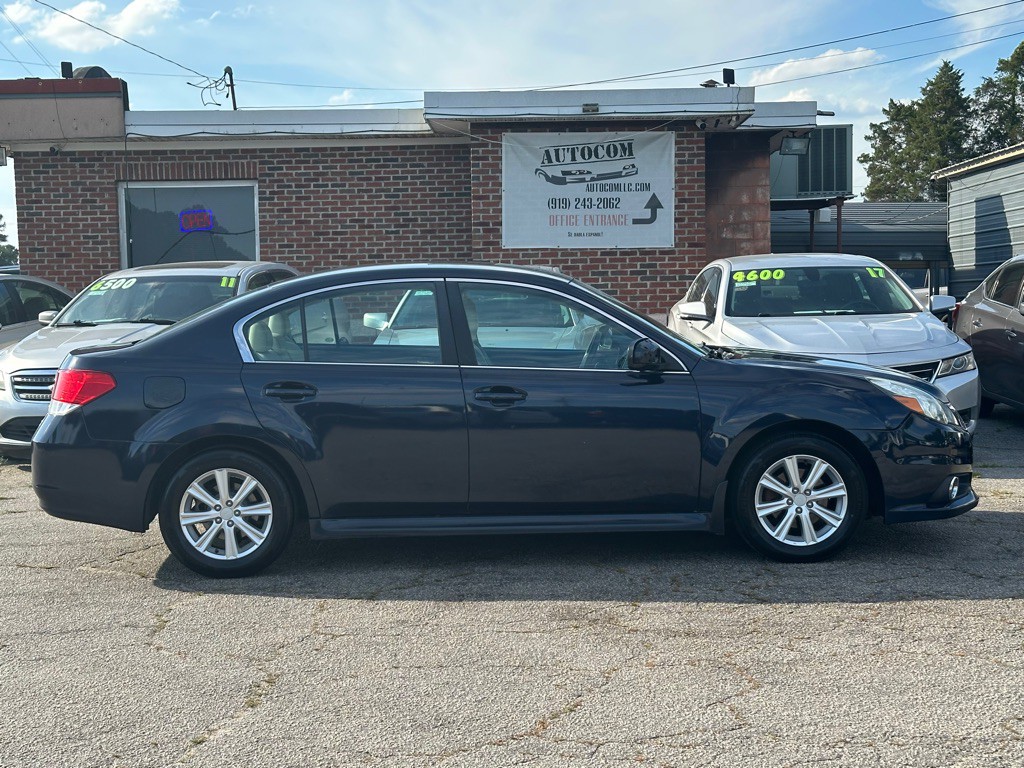 2012 Subaru Legacy Image 3