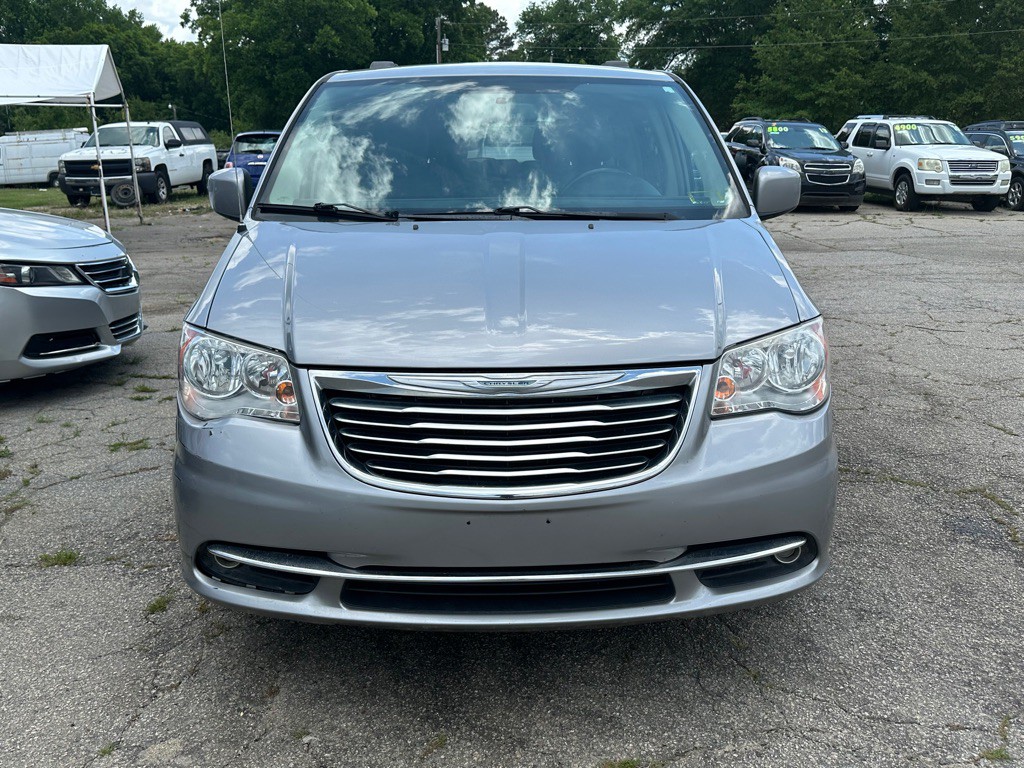 2015 Chrysler Town & Country Image 5
