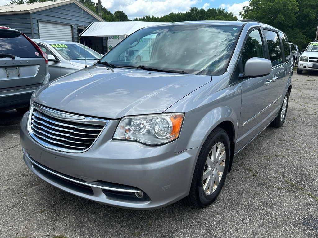 2015 Chrysler Town & Country Image 6