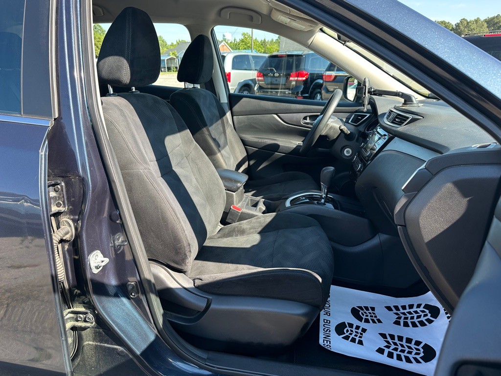 2016 Nissan Rogue Image 12