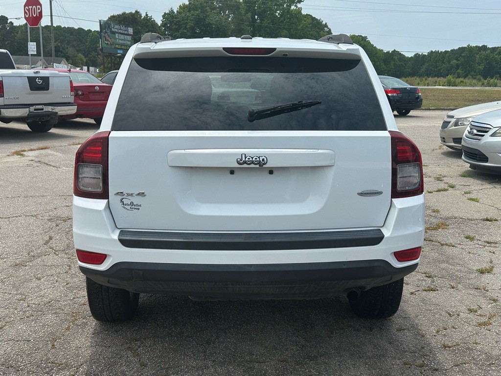 2017 Jeep Compass Image 8