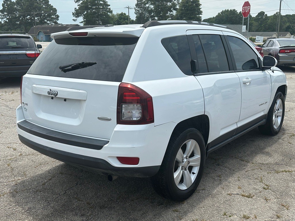 2017 Jeep Compass Image 9