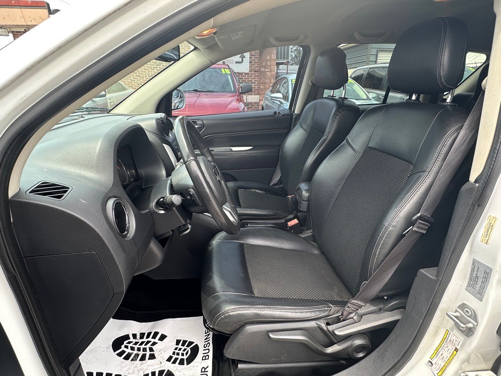 2017 Jeep Compass Image 10