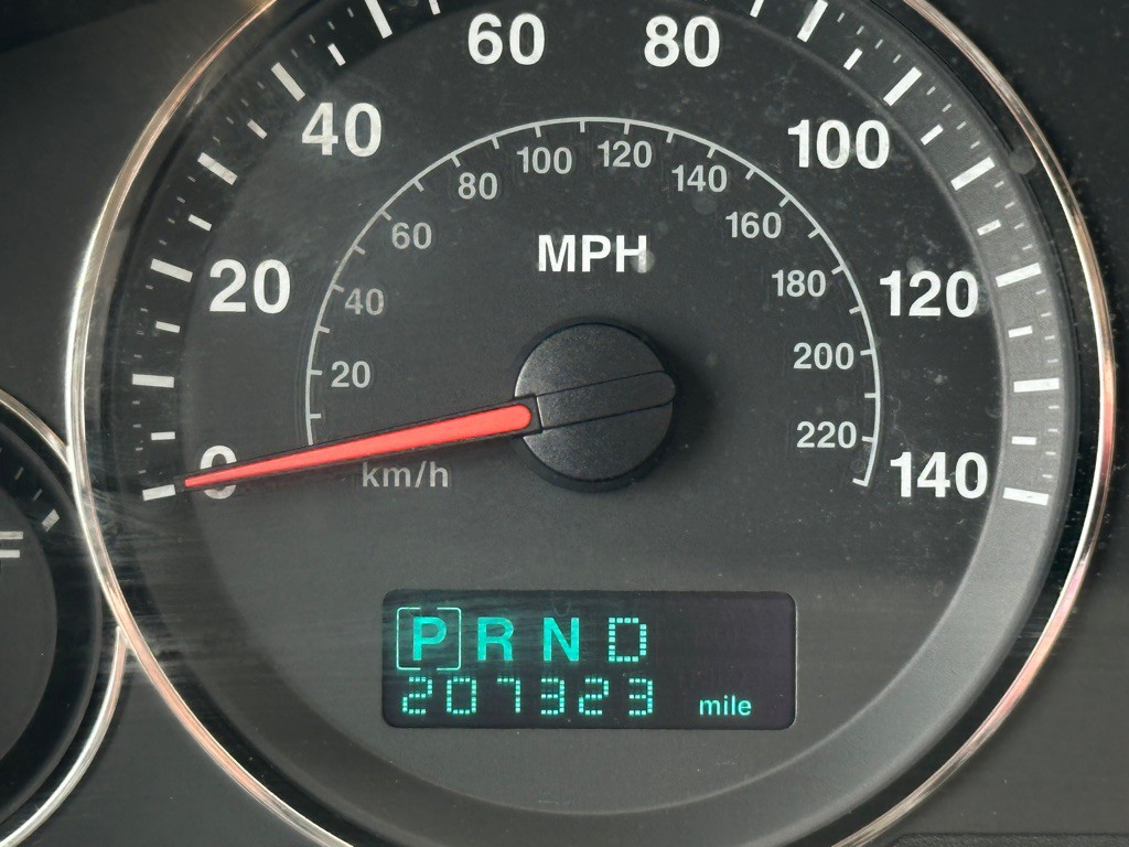 2006 Jeep Commander Image 14