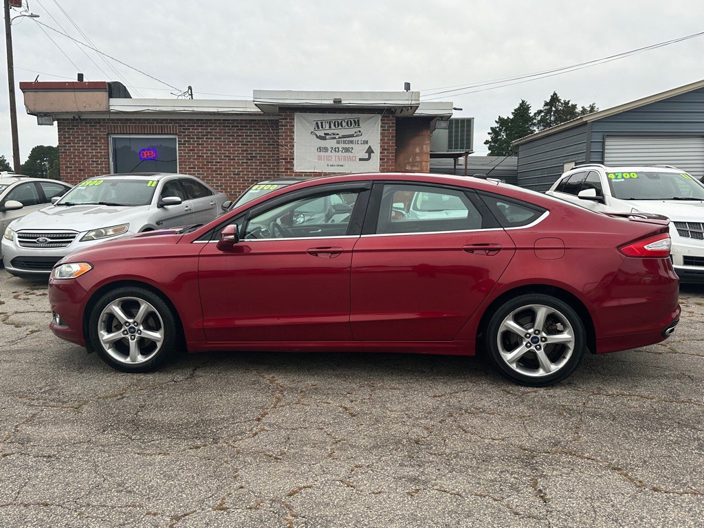 2015 Ford Fusion Image 2