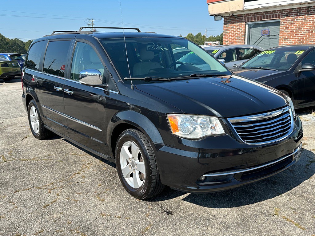 2015 Chrysler Town & Country Image 4