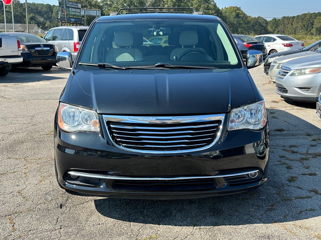 2015 Chrysler Town & Country Image 5