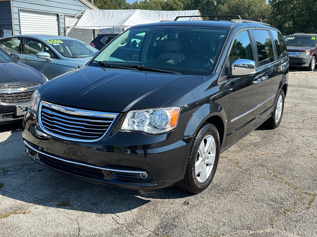 2015 Chrysler Town & Country Image 6