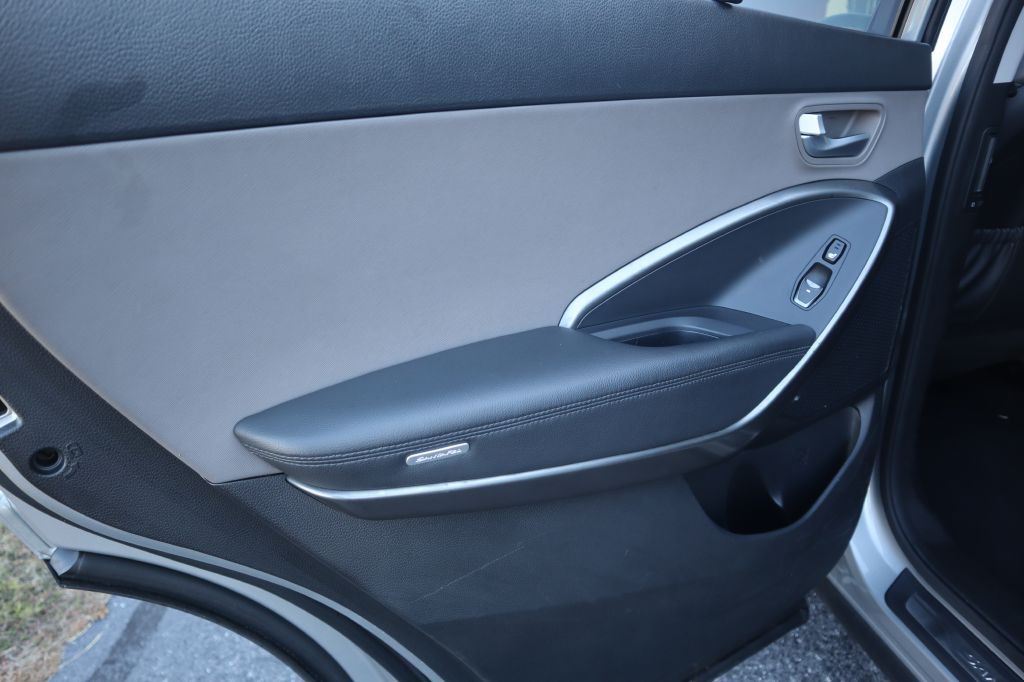 2017 Hyundai Santa Fe Image 60