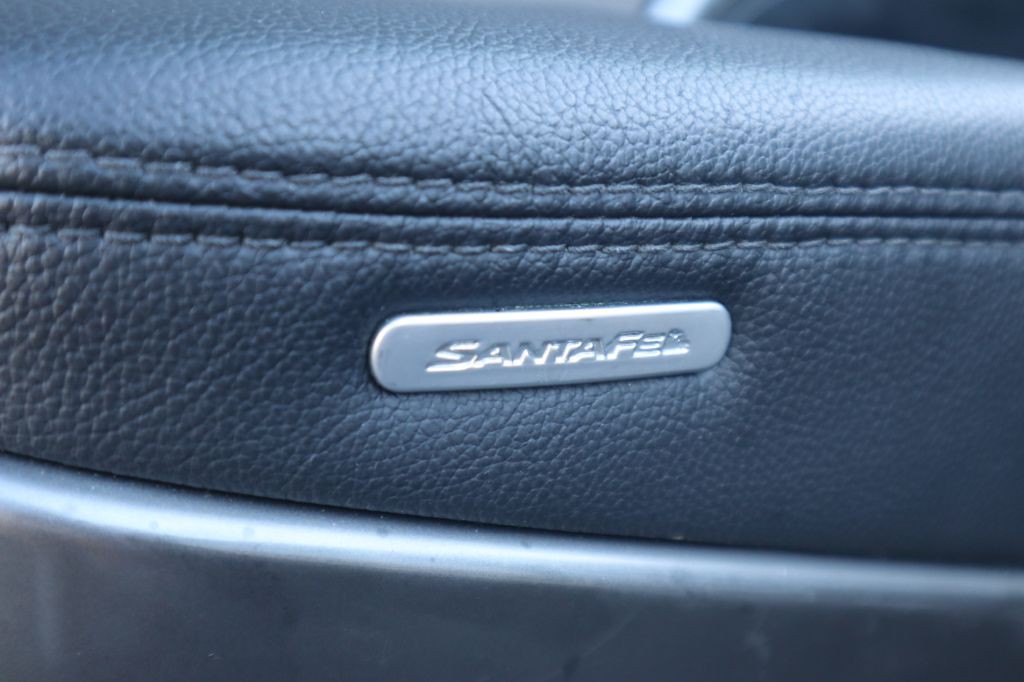 2017 Hyundai Santa Fe Image 64
