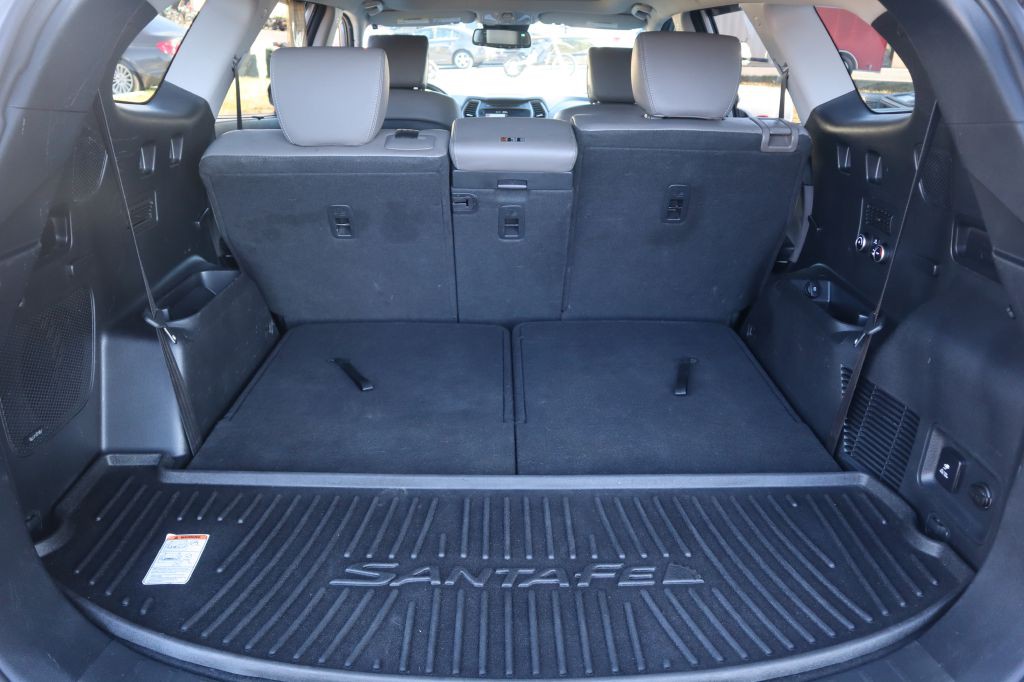 2017 Hyundai Santa Fe Image 52