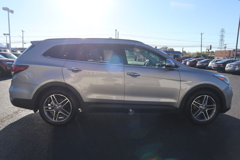 2017 Hyundai Santa Fe Image 5