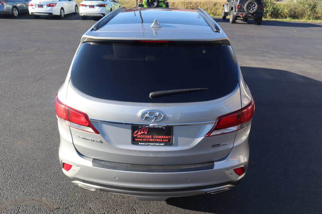 2017 Hyundai Santa Fe Image 6