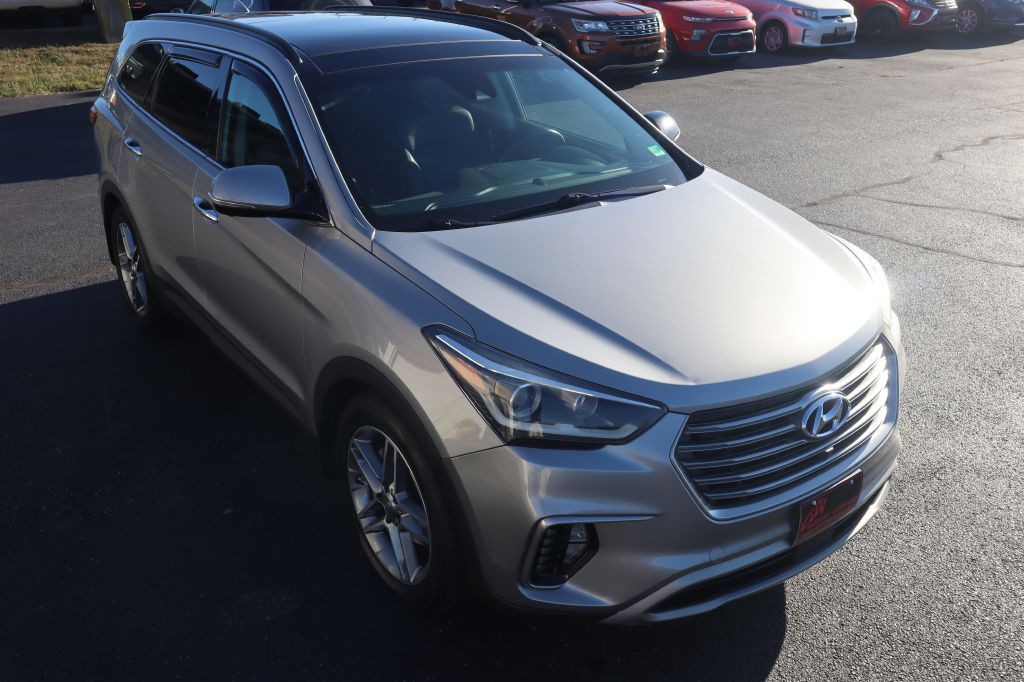 2017 Hyundai Santa Fe Image 11