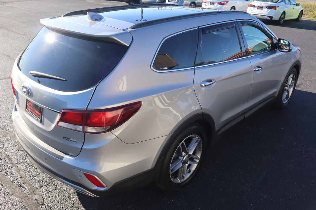 2017 Hyundai Santa Fe Image 12