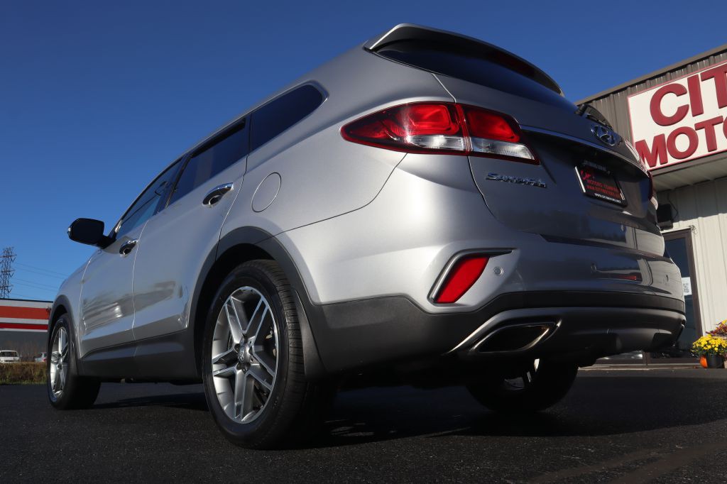 2017 Hyundai Santa Fe Image 17