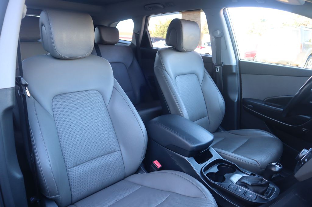 2017 Hyundai Santa Fe Image 37