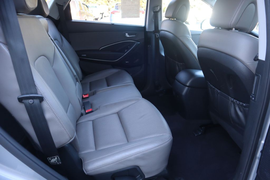 2017 Hyundai Santa Fe Image 40