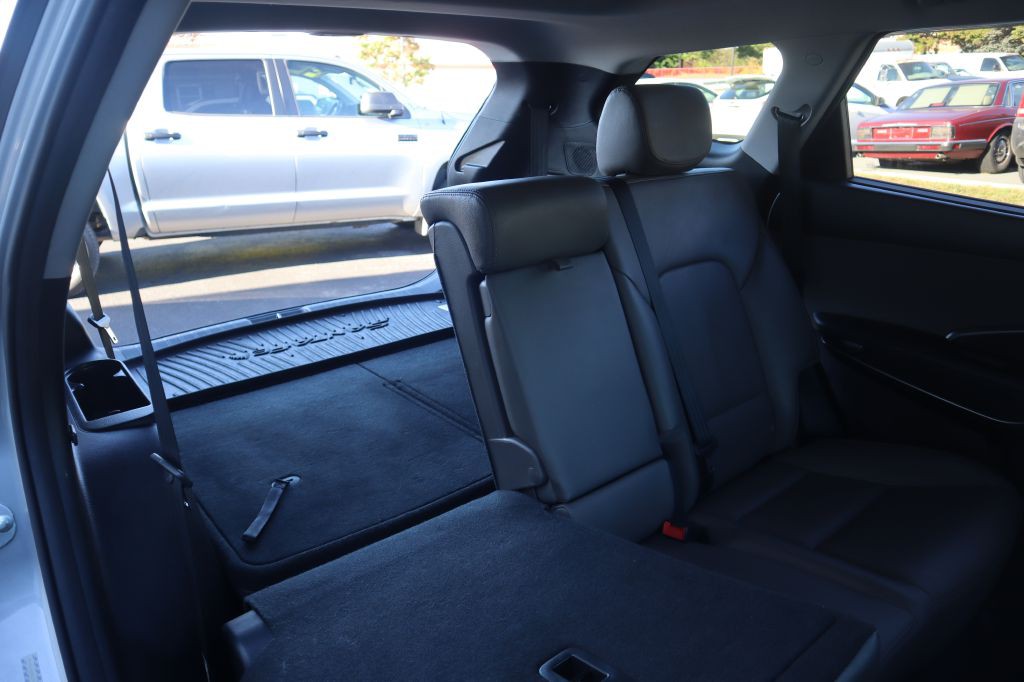 2017 Hyundai Santa Fe Image 45