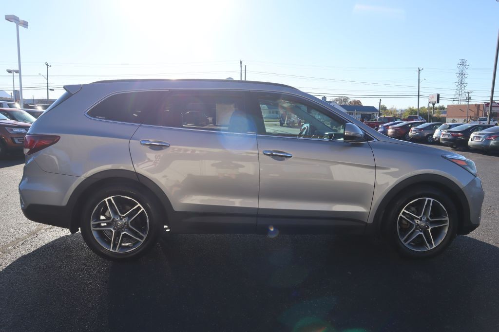 2017 Hyundai Santa Fe Image 5