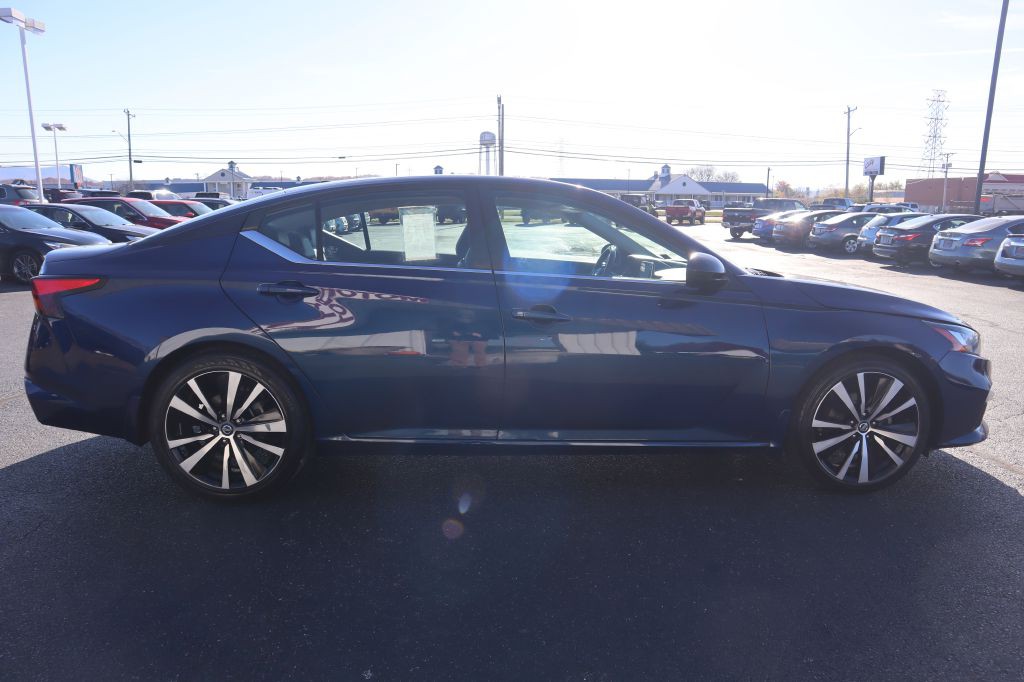 2019 Nissan Altima Image 4