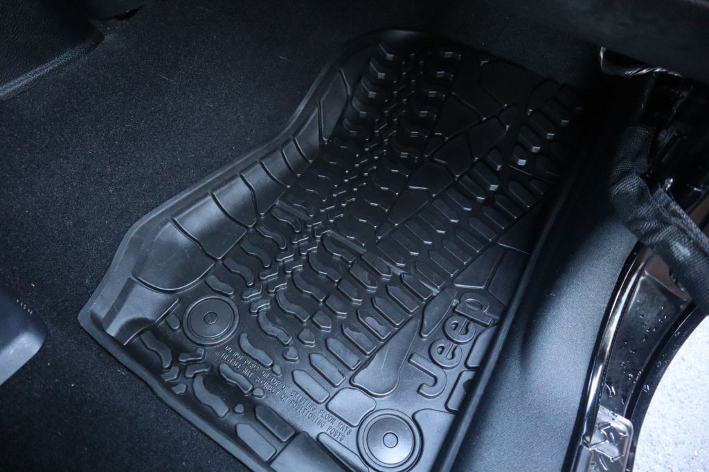 2014 Jeep Wrangler Image 37