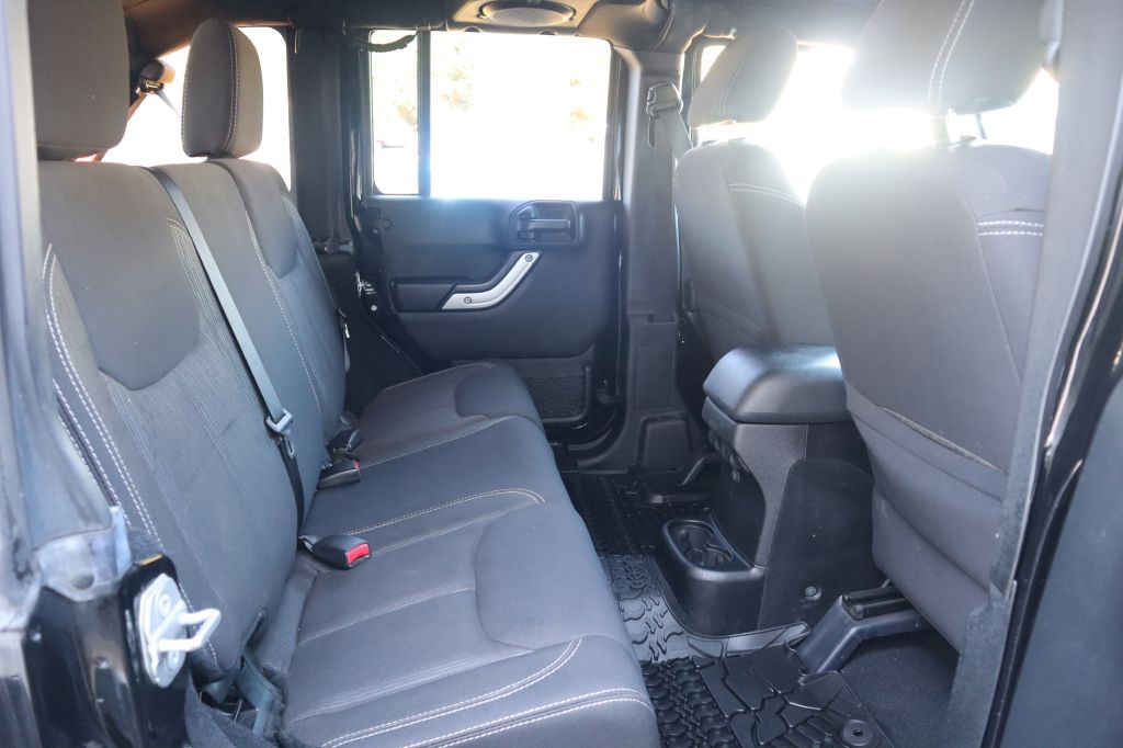 2014 Jeep Wrangler Image 39