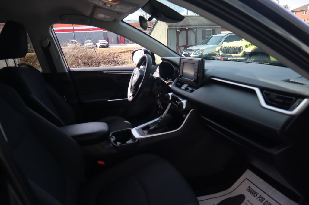 2019 Toyota Rav4 Image 30
