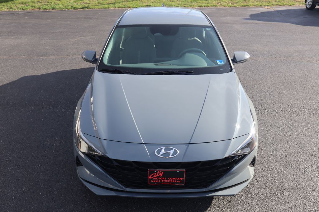 2023 Hyundai Elantra Image 3