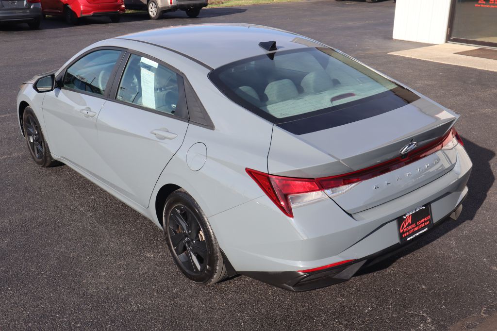 2023 Hyundai Elantra Image 13