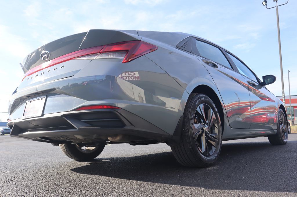2023 Hyundai Elantra Image 17