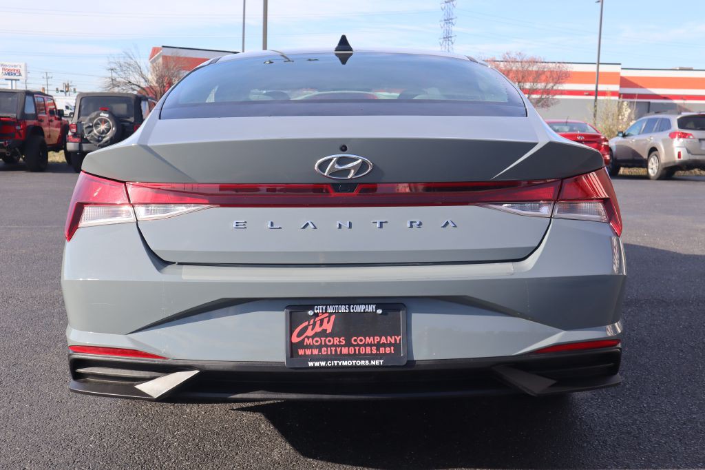 2023 Hyundai Elantra Image 24