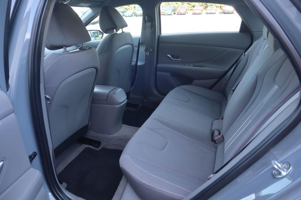 2023 Hyundai Elantra Image 45