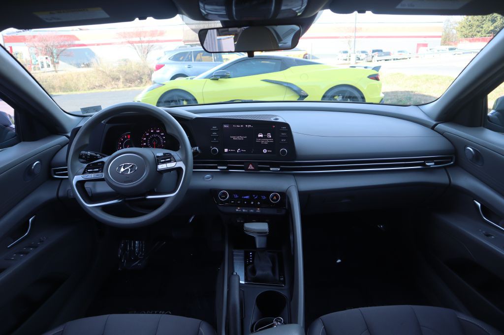 2023 Hyundai Elantra Image 46